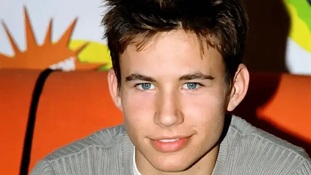 'Video thumbnail for Jonathan Taylor Thomas: Facts About The '90s Heartthrob'