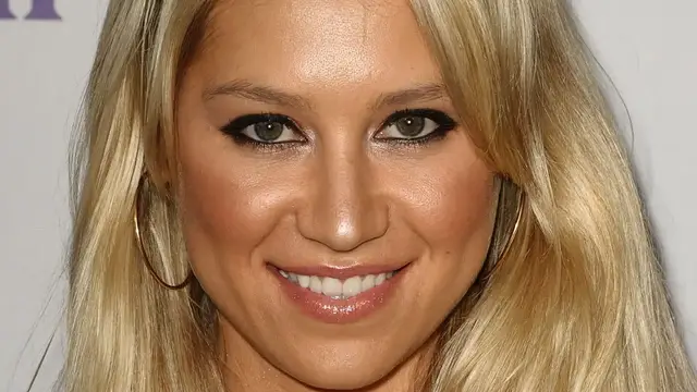 'Video thumbnail for Anna Kournikova Without Makeup Has Heads Turning'