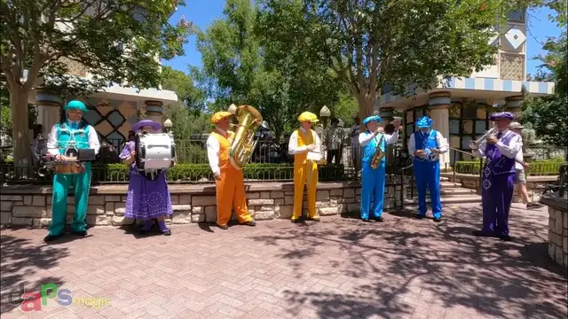 Video thumbnail for Pearly Band in Fantasyland at Disneyland on June 18, 2022