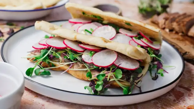 'Video thumbnail for Make Ahi Tuna Lunch-Worthy With This Flatbread Sandwich Recipe'