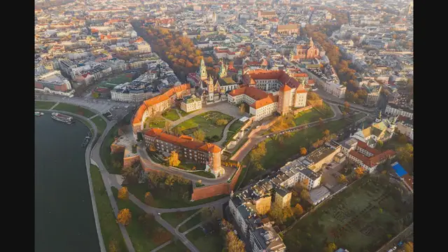 Video thumbnail for Co warto zobaczyć i zrobić w Polsce, przewodnik turystyczny