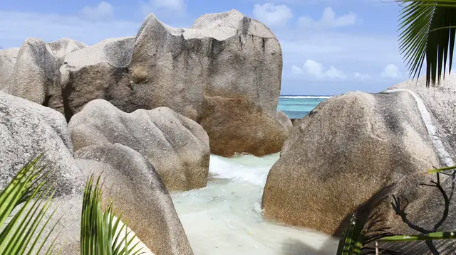 Video thumbnail for Traumstrand Source d'Argent auf La Digue | Seychellen