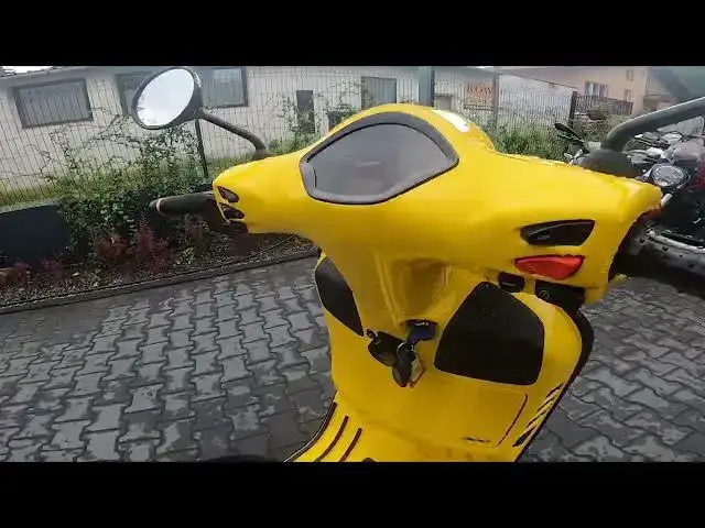 Video thumbnail for How to Enter Front Box in Vespa GTS ( 2005 - now ) | Open the Glove Box