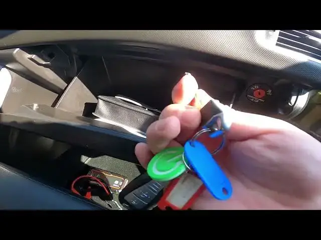 Video thumbnail for How to Turn Passenger Airbag On or Off in Suzuki SX4 II ( 2013 – 2021 )