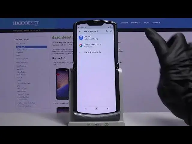 Video thumbnail for How to Enter Text Correction Options on Motorola RAZR 5G – Activate Text Correction