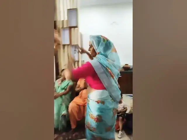 Video thumbnail for कान्हा की प्यारी गोपी,कान्हा बागों बीच अकेली,मस्त डांस #viral #डांस #shortvideo #ahir #happy_lokgeet