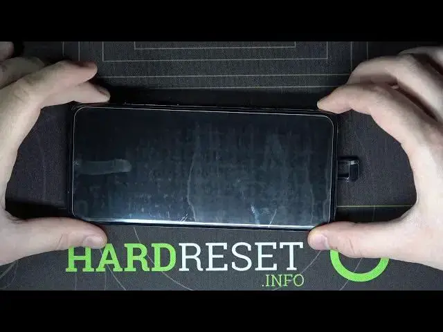 Video thumbnail for How to Apply Tempered Glass on Samsung Galaxy S21 Ultra?