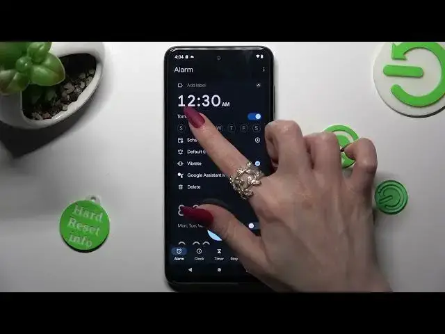Video thumbnail for How to Set Up Alarm Clock on MOTOROLA Moto G13
