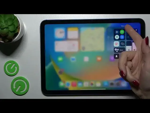 Video thumbnail for How to Turn On / Turn Off the Silent Mode on the iPad 10th Generation (2022)