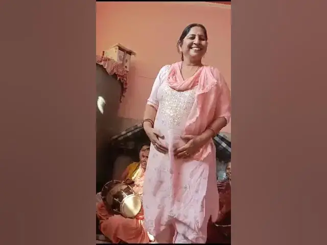 Video thumbnail for एक मजाकिया गीत बेटे की शादी में सब हस हस के लौट  पोट #dance #हरियाणवी गीत#जकड़ीगीत