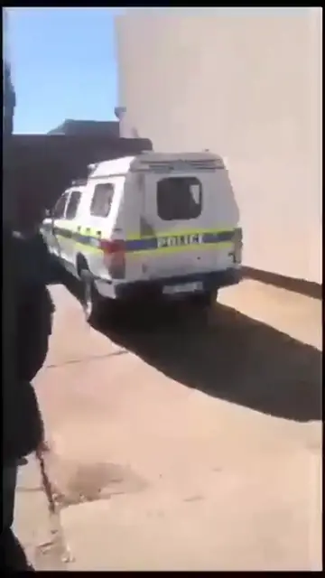 Video thumbnail for Cash-in-Transit Robbery Reported at Jabulani Mall Across Police Station in Soweto