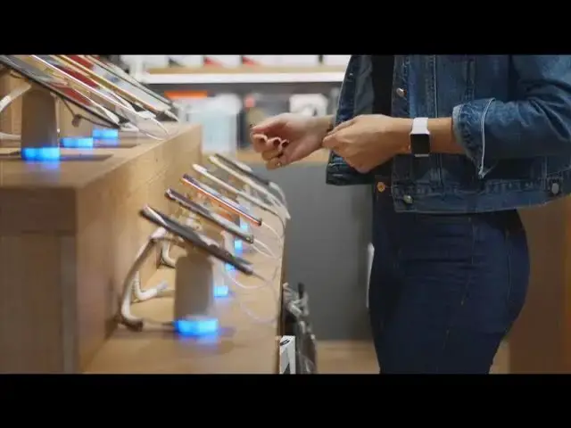 Video thumbnail for flight status american airlines