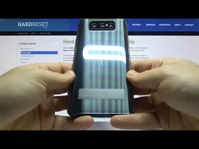 Video thumbnail for ASUS ZenFone 8 Flip Grey Color Version – Color Presentation