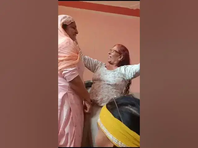 Video thumbnail for वीडियो पूरी देखो और मजे  लो देखो  बेटे के ब्याह में कितनी मस्ती करी #dance #जकड़ीगीत