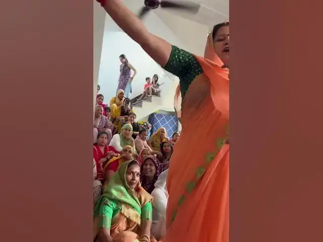 Video thumbnail for राजबाला पे पानी गेर दिया😜😘😘💕💕🙌  साईकल में हवा भरण लागा