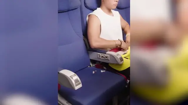 Video thumbnail for When You Lose Your Airpod 😅(720P HD)