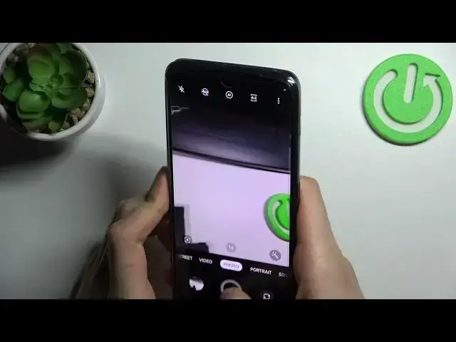 'Video thumbnail for How to Burst Shot in Realme GT Neo 3 – Series of Pictures'