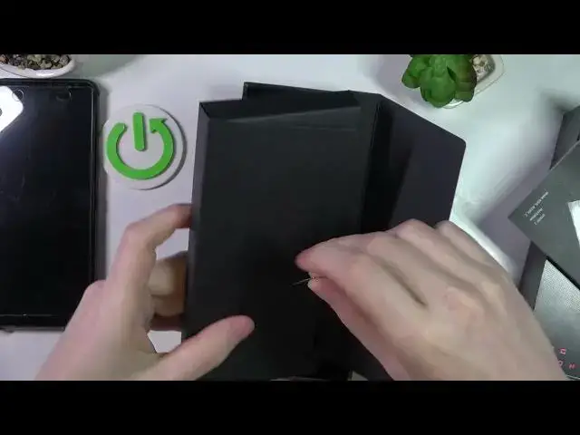 Video thumbnail for Asus ROG Phone 6 All Box Accessories - Unboxing