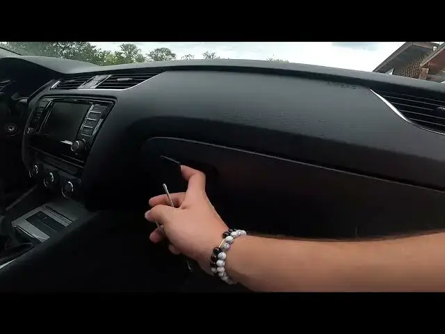 'Video thumbnail for How to Turn Passenger Airbag On or Off in Skoda Octavia III ( 2013 – 2020 )'