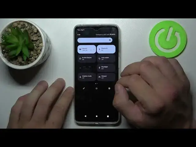'Video thumbnail for How to Turn On / Turn Off the Airplane Mode on MOTOROLA Moto G42'