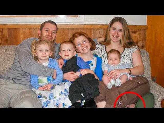 Video thumbnail for Husband receives photo from his wife, then immediately wants a divorce