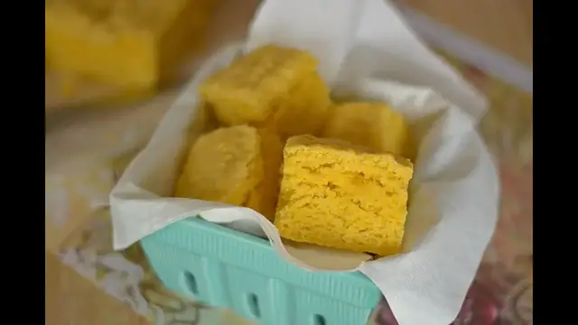 Video thumbnail for Receta Para Hacer Pan de Maíz - Cómo Hacer Pan de Maíz - Sweet y Salado