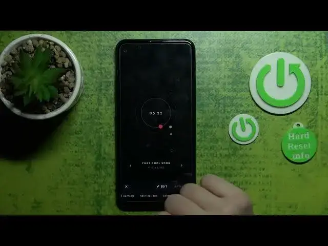 'Video thumbnail for How to Customize Always On Display on LG Q70 - Muviz Edge App'