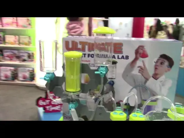 Video thumbnail for Make your own vortex with SmartLab at NY Toy Fair 2018