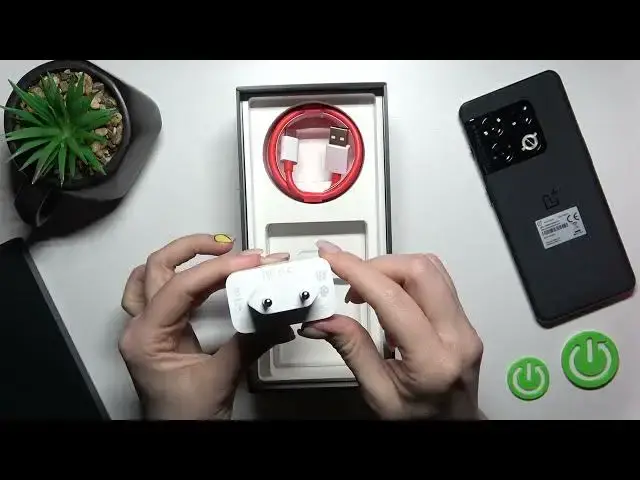 'Video thumbnail for OnePlus 10 Pro - Does It Comes With Charger'