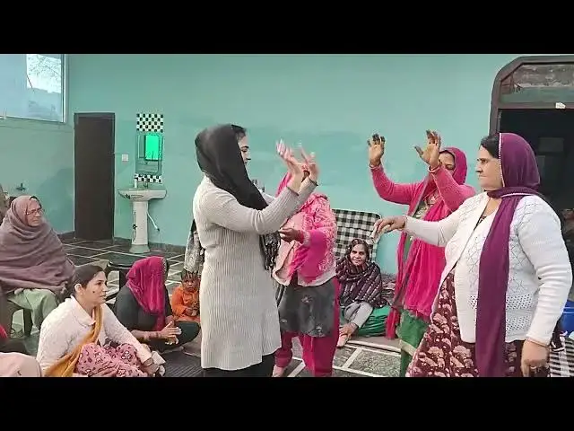 Video thumbnail for बहनों ने मिलकर किया हरयाणवी भजन पे धमाल#happy_lokgeet #topbhajan #हरियाणवी #डांस