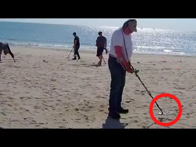 Video thumbnail for Two Guys Hit The Jackpot After Scanning A Florida Beach For Treasure
