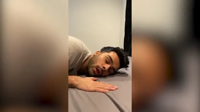 Video thumbnail for Trying To Put On Your Bedsheets Like 😂🤣(720P HD)