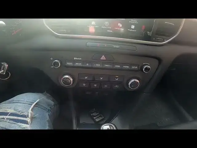 Video thumbnail for How to Change Blowing Direction in Kia Sportage IV ( 2016 – now ) - Adjust Airflow Direction