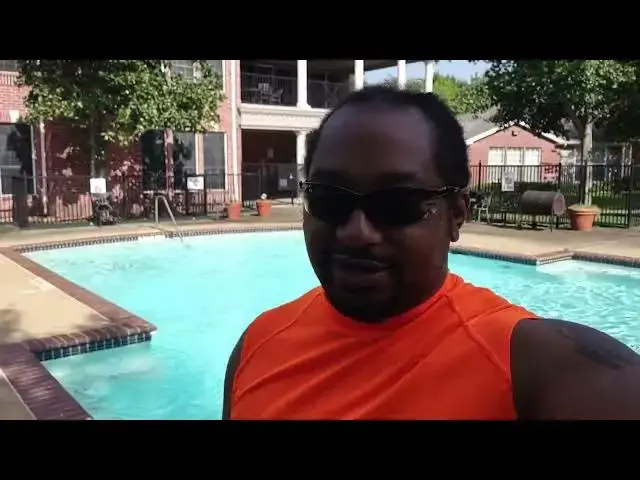 Video thumbnail for Rontryelle having a swim..