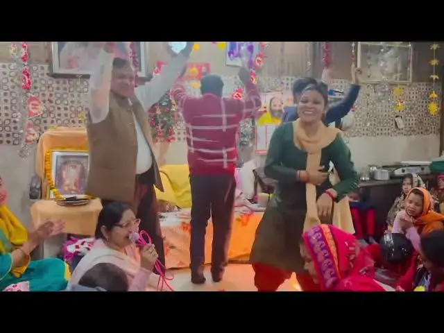 Video thumbnail for तेरी नचाई नाचू इस दुनिया की ओकत #happy_lokgeet #trending #bhaktisadhna #हरयाणवी शाम भजन#virle डांस