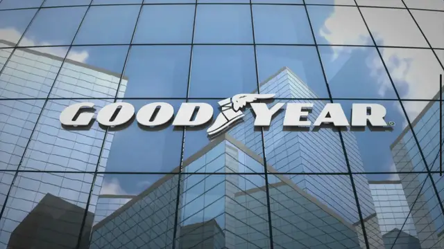 Video thumbnail for ‘Goodyear Blimp Over Daytona’