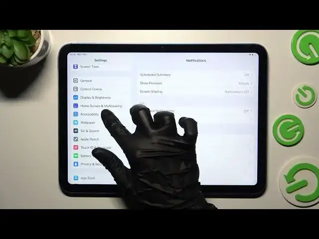 Video thumbnail for How to Turn On / Turn Off the Auto Brightness on the iPad 10th Gen (2022) - Adaptive Brightness