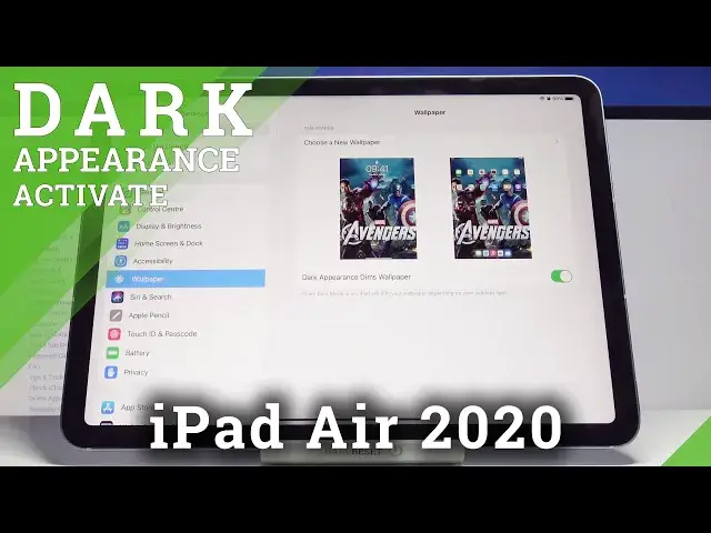 Video thumbnail for How to Activate Dark Appearance on iPad Air 2020 – Dim Wallpaper