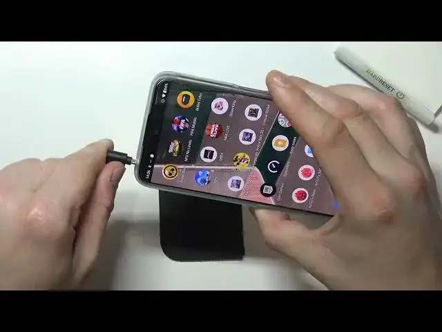 'Video thumbnail for How to Connect Headphones on MOTOROLA MOTO G41 – Plug In Headphones'