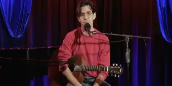 Video thumbnail for Exclusive Video: Matt Rodin Performs 'Runnin'' From BEAU THE MUSICAL