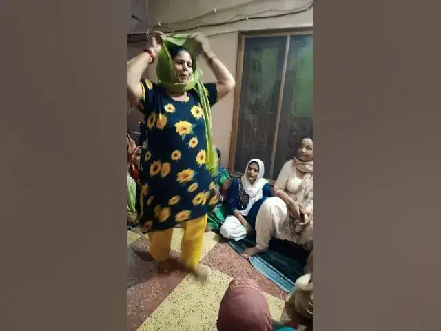 Video thumbnail for बैरन घुंघट खोलिए में तेरा मारा आया#happy_lokgeet #trending #viral #डांस #जकडी #shortvideo