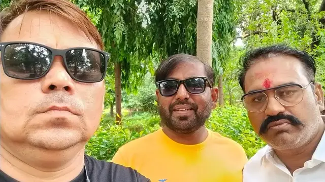 'Video thumbnail for सहारा निवेसको के बीच शिवपुरी पहुचे | ¡अभय देव शुक्ला, मोहित कुमार!Live'