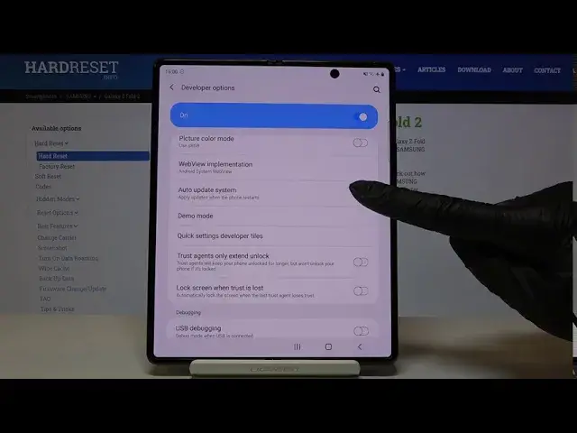 'Video thumbnail for How to Enable Automatic Updates in SAMSUNG Galaxy Z Fold 2 – Software Update'