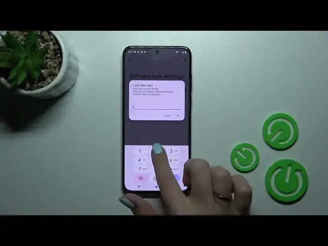 'Video thumbnail for How to Lock the SIM Card with a SIM PIN on the MOTOROLA Edge 30 Neo'