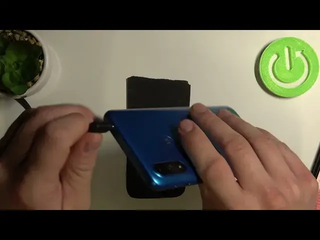 Video thumbnail for How to Connect Wired Headphones with MOTOROLA Moto E7i Power - Headphones Slot