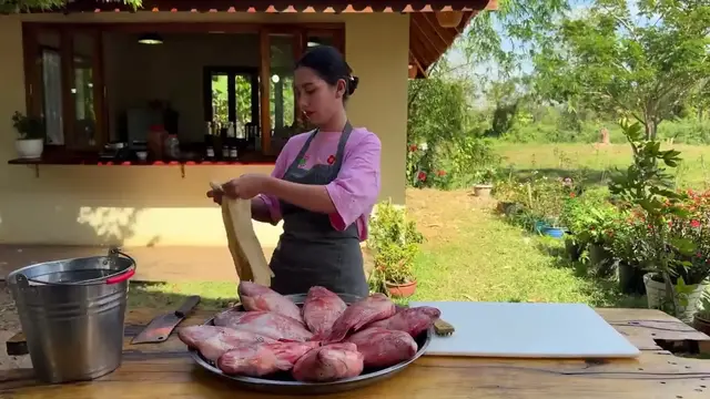 'Video thumbnail for How to cook fish roasted with vegetable recipe in my countryside - Amazing video (720p 30fps)'
