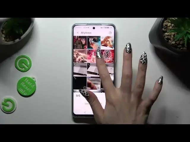 'Video thumbnail for How to Add Photos To Your Text Message on Huawei Nova 11i'
