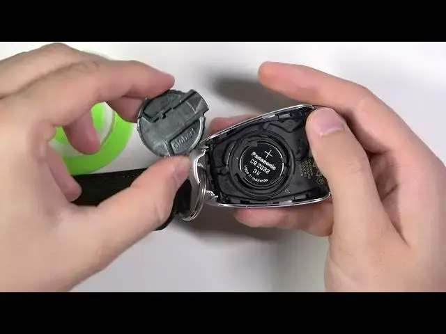 'Video thumbnail for How to Change Alfa Romeo Giulia Key Battery - Remove Key Cover and Change Battery'