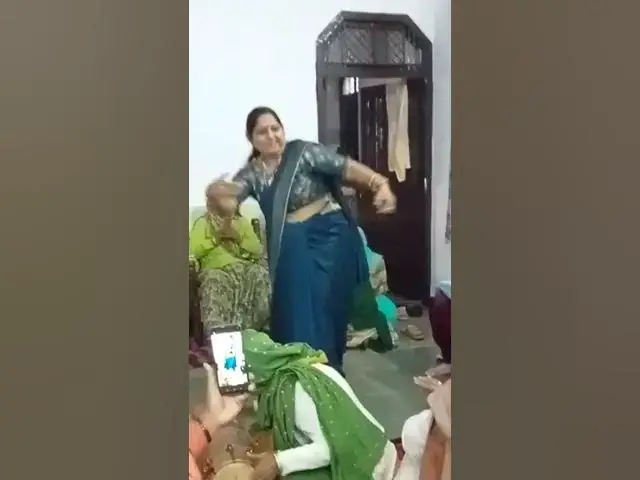 Video thumbnail for ढोलक इतनी मस्त बाजी, के मेरा जी भी कर गया नाचन ने #trending #shortvideo #dance #viral #happy_lokgeet