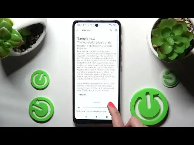 'Video thumbnail for How to Change the Interface Font Size on the MOTOROLA Moto E40 - Display Text Size'